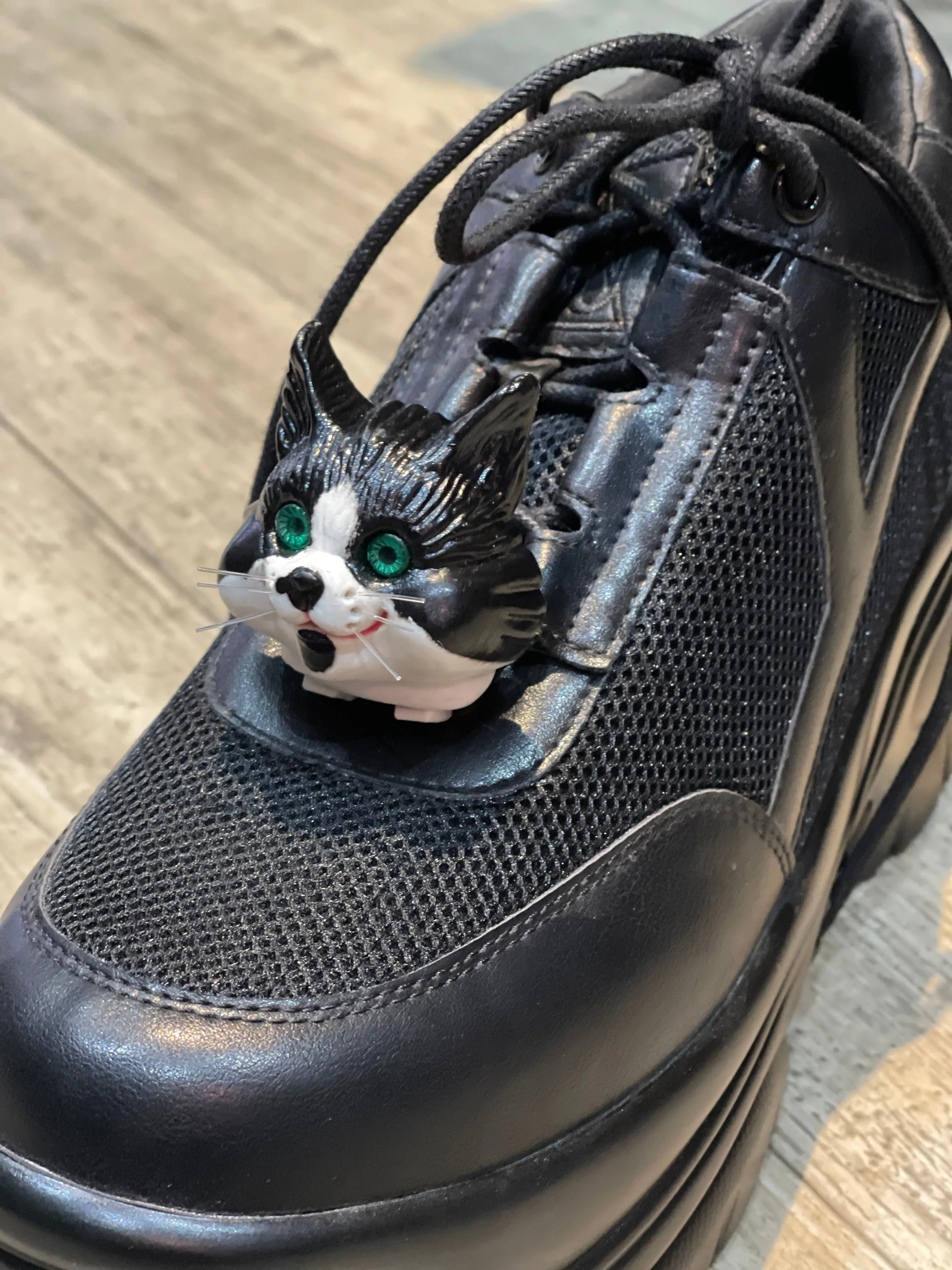 Vintage 80s Kitty Cat Head Shoelace Clip