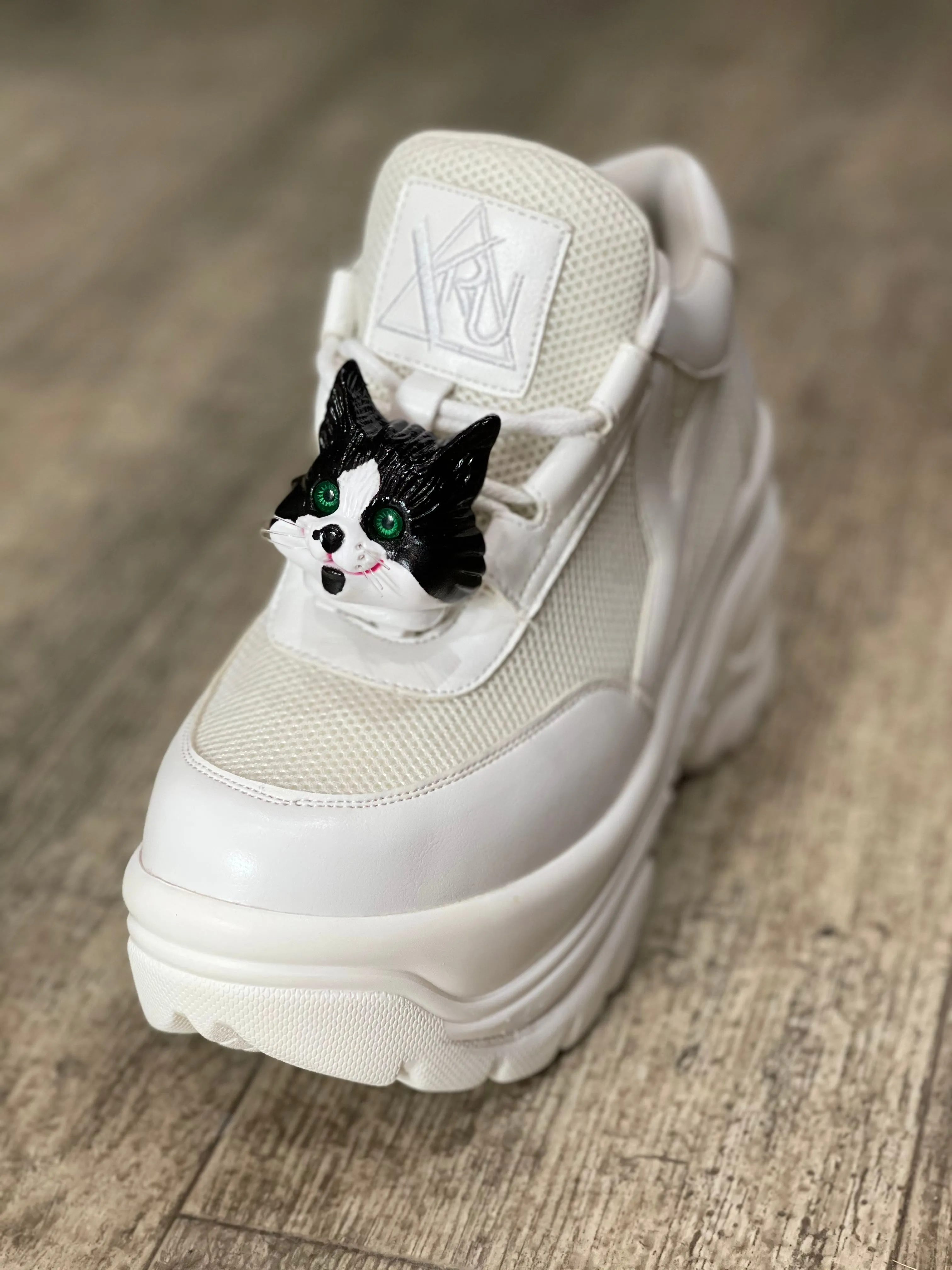 Vintage 80s Kitty Cat Head Shoelace Clip