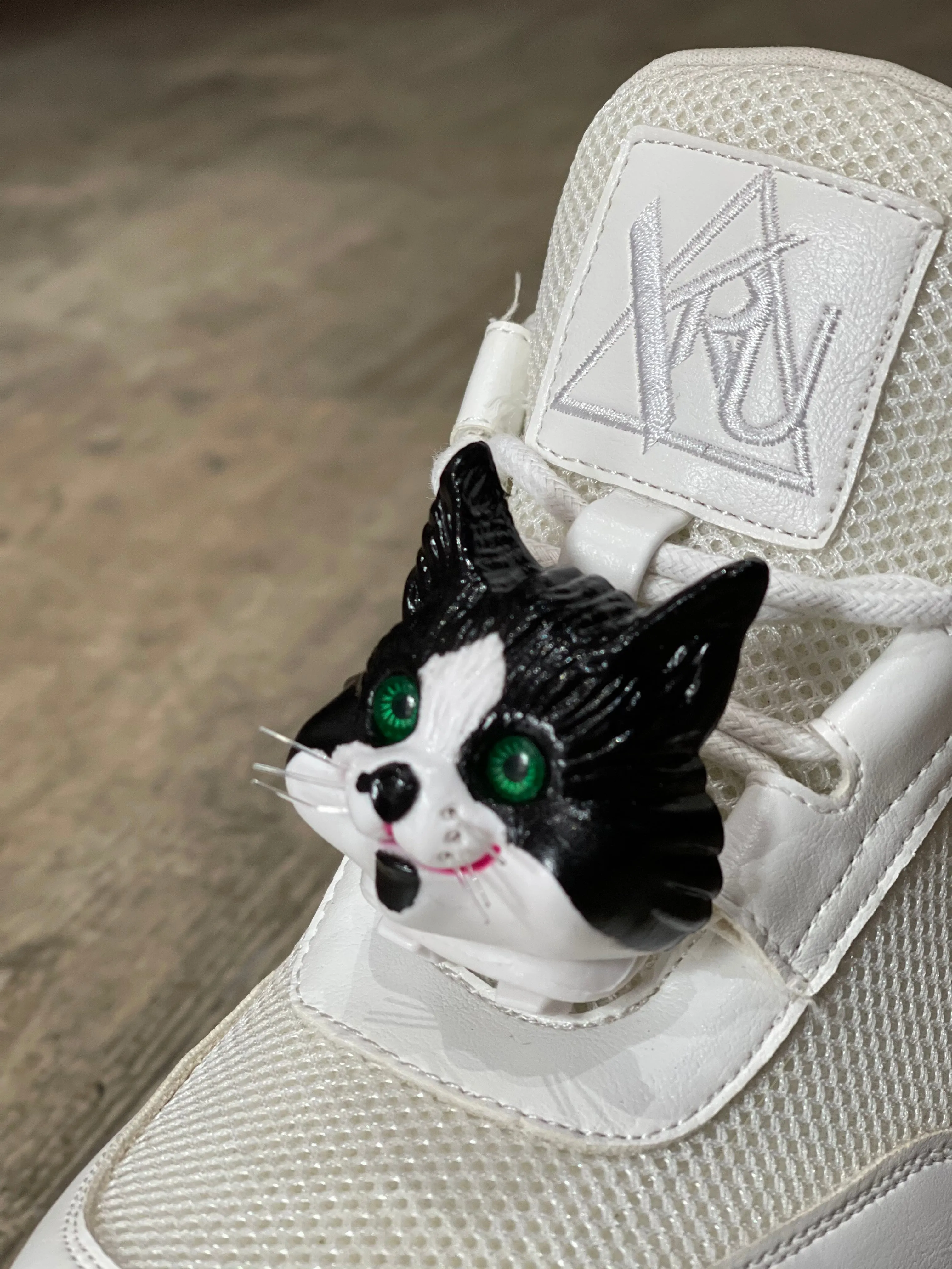 Vintage 80s Kitty Cat Head Shoelace Clip